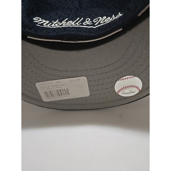 New York Yankees Logo Mitchell & Ness MLB Blue Cooperstown Fitted Hat Size 8 - Picture 7 of 11
